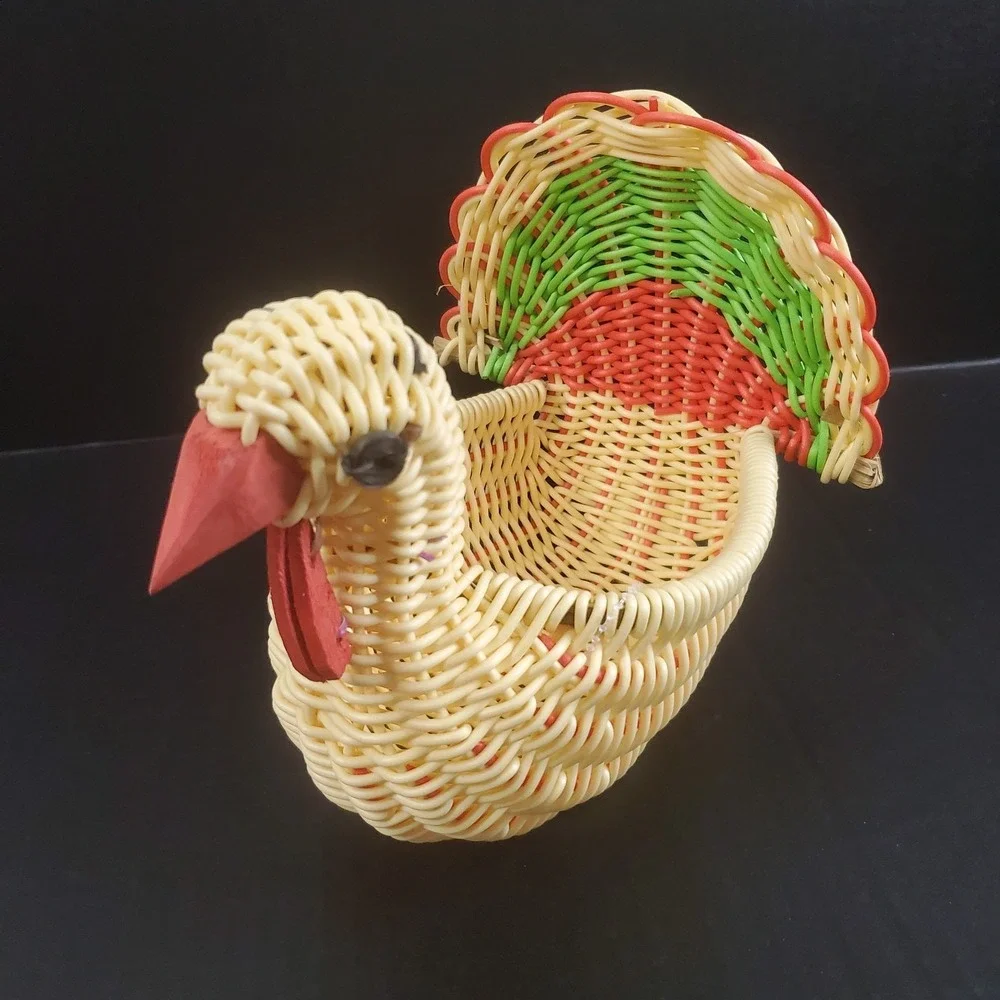 Turkey Shaped Woven‎ Storage Bread Basket Polypropylene, Rustic Farmhouse